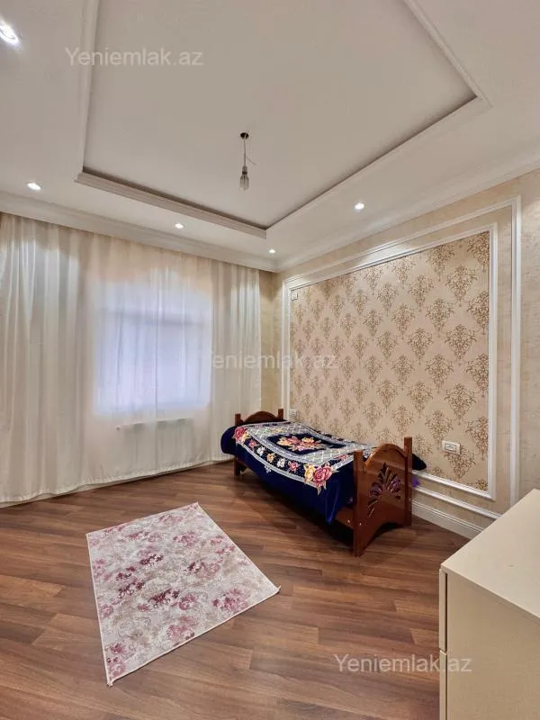 Satılır 7 otaqlı həyət evi 450 m²