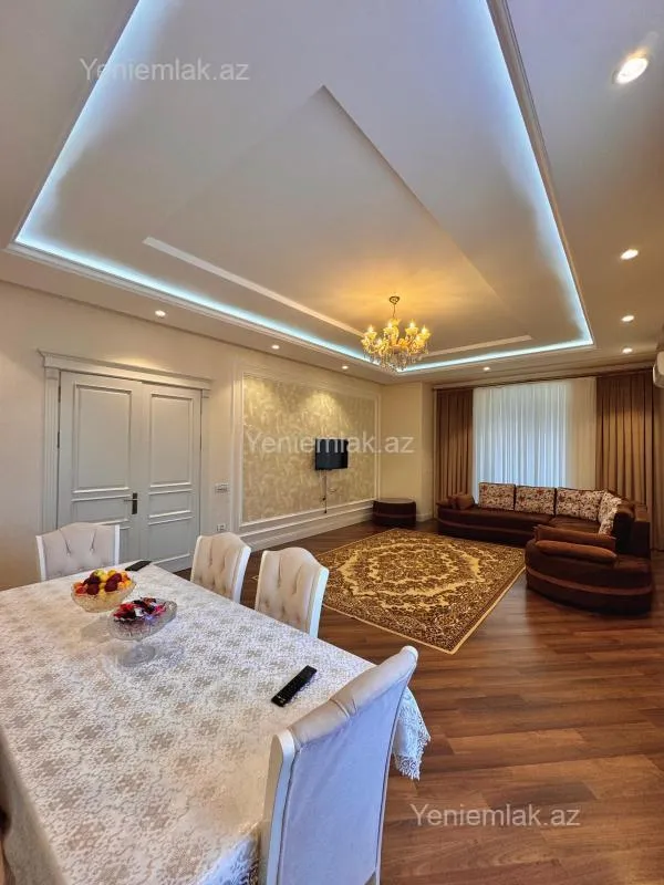 Satılır 7 otaqlı həyət evi 450 m²