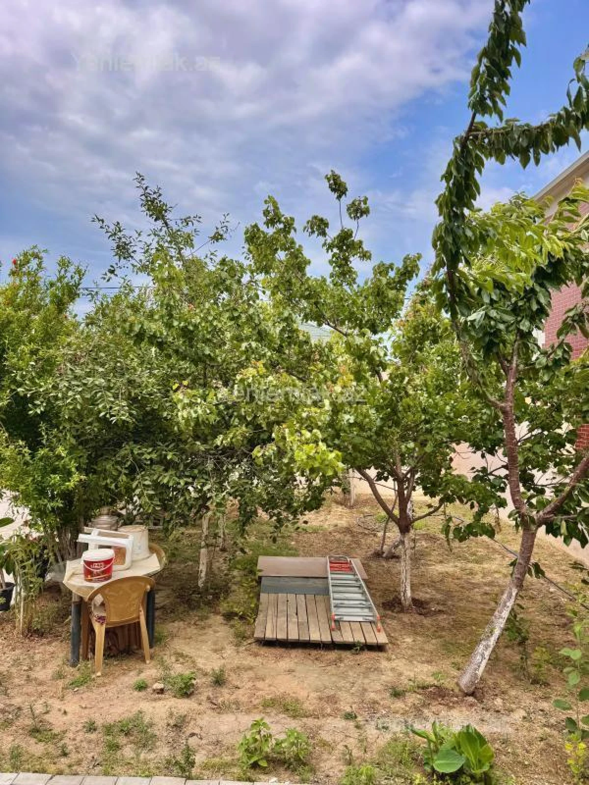 Satılır 7 otaqlı həyət evi 450 m²