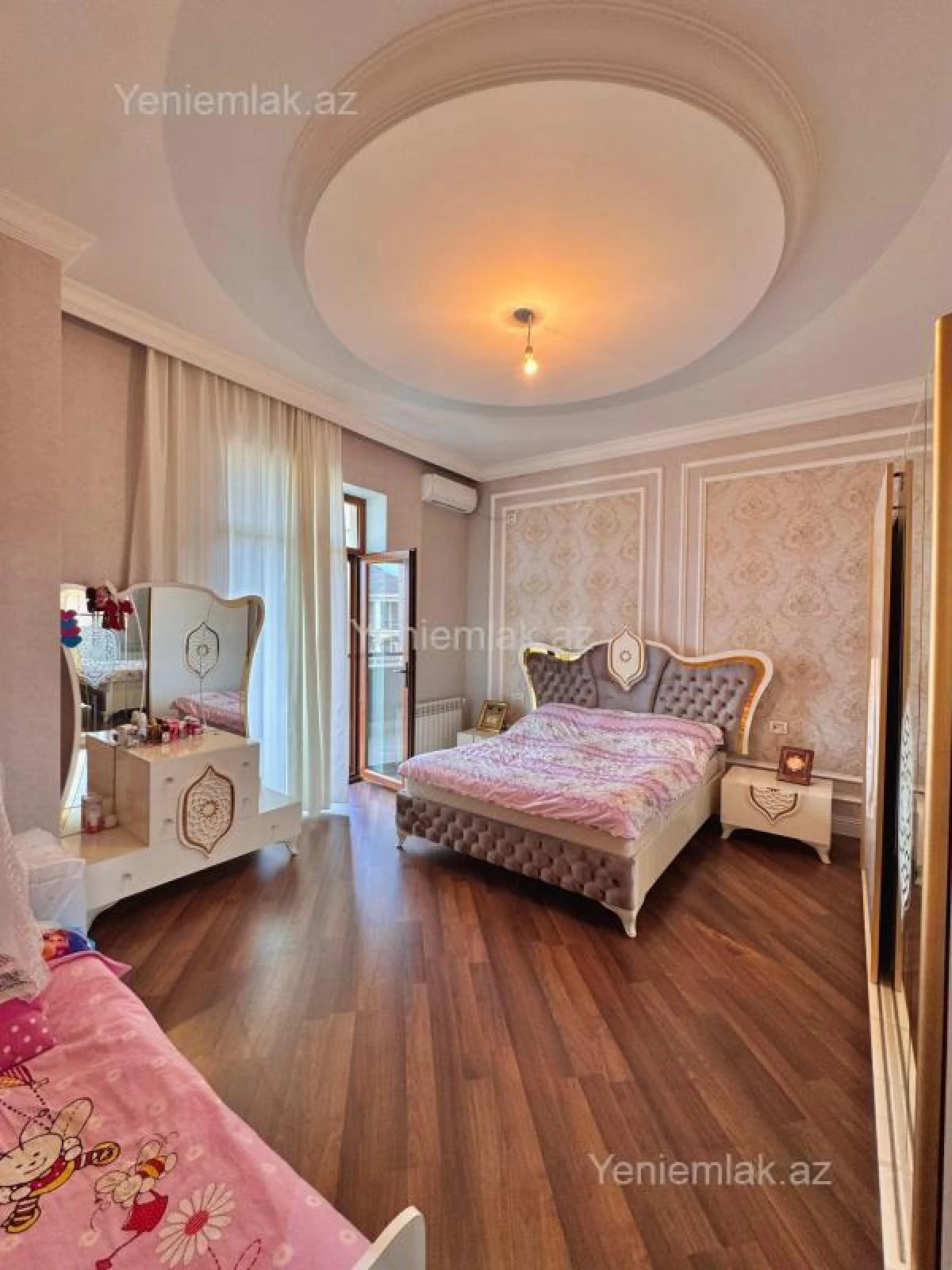 Satılır 7 otaqlı həyət evi 450 m²