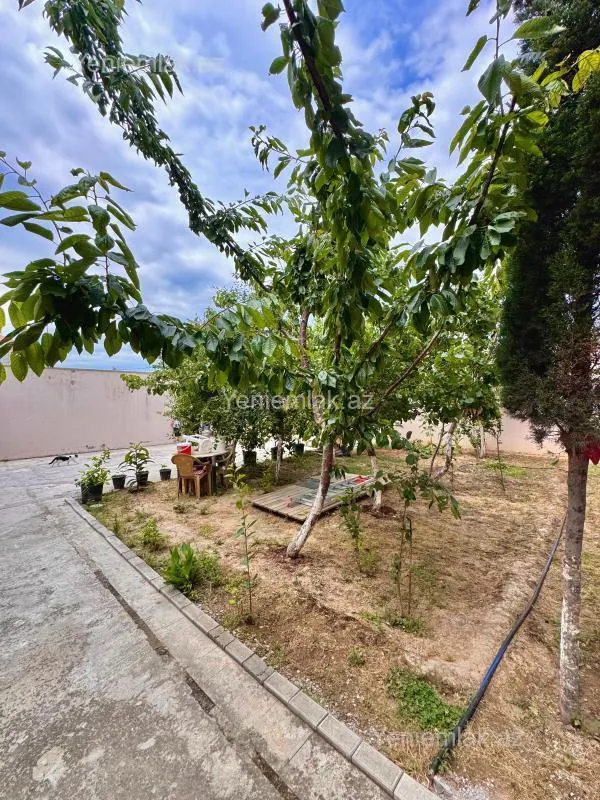 Satılır 7 otaqlı həyət evi 450 m²