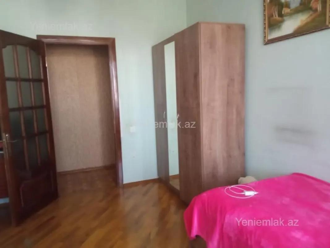 Satılır 5 otaqlı köhnə tikili 120 m²