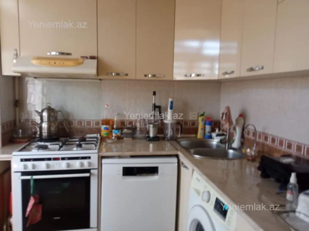 Satılır 5 otaqlı köhnə tikili 120 m²