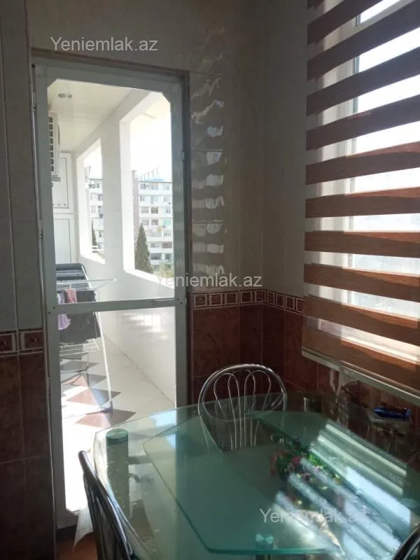 Satılır 5 otaqlı köhnə tikili 120 m²