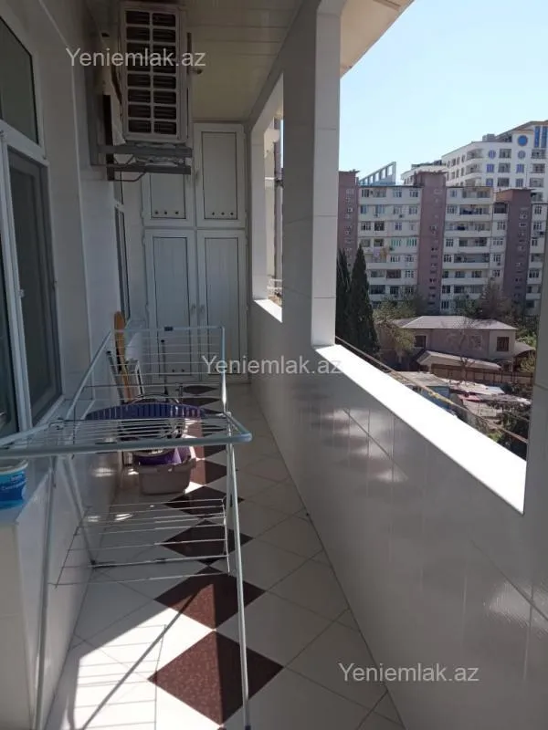 Satılır 5 otaqlı köhnə tikili 120 m²