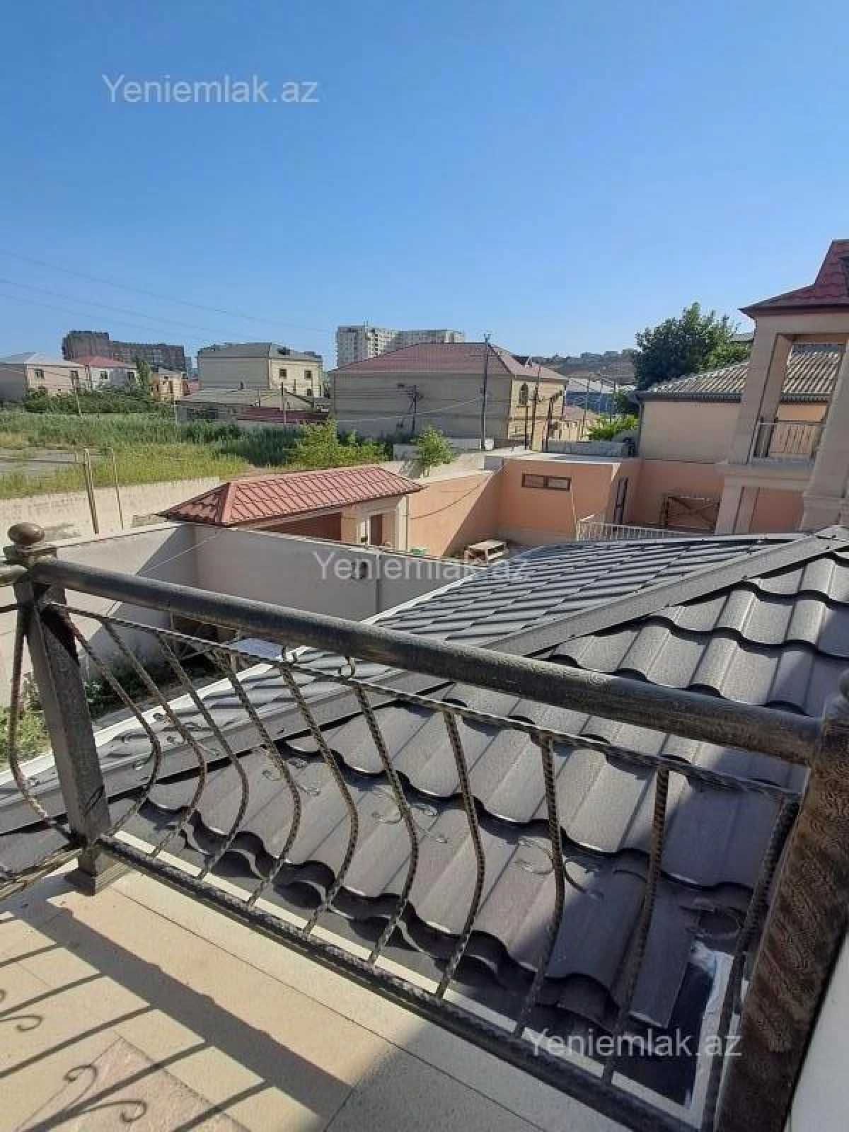 Satılır 6 otaqlı həyət evi 240 m²