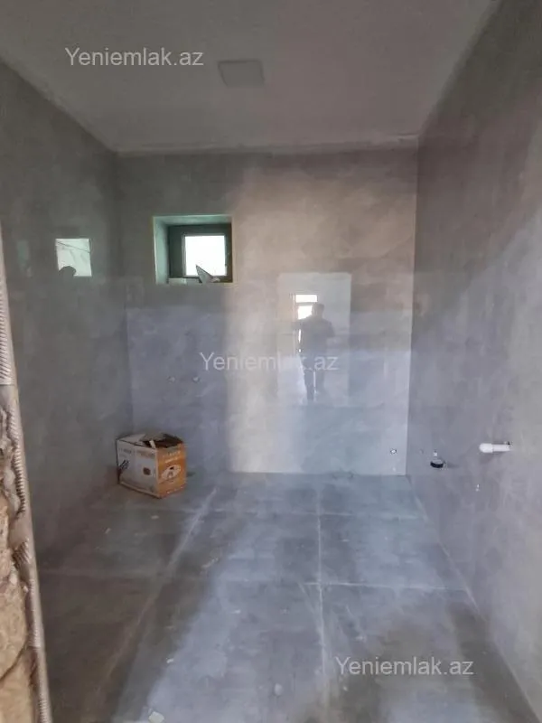 Satılır 6 otaqlı həyət evi 240 m²