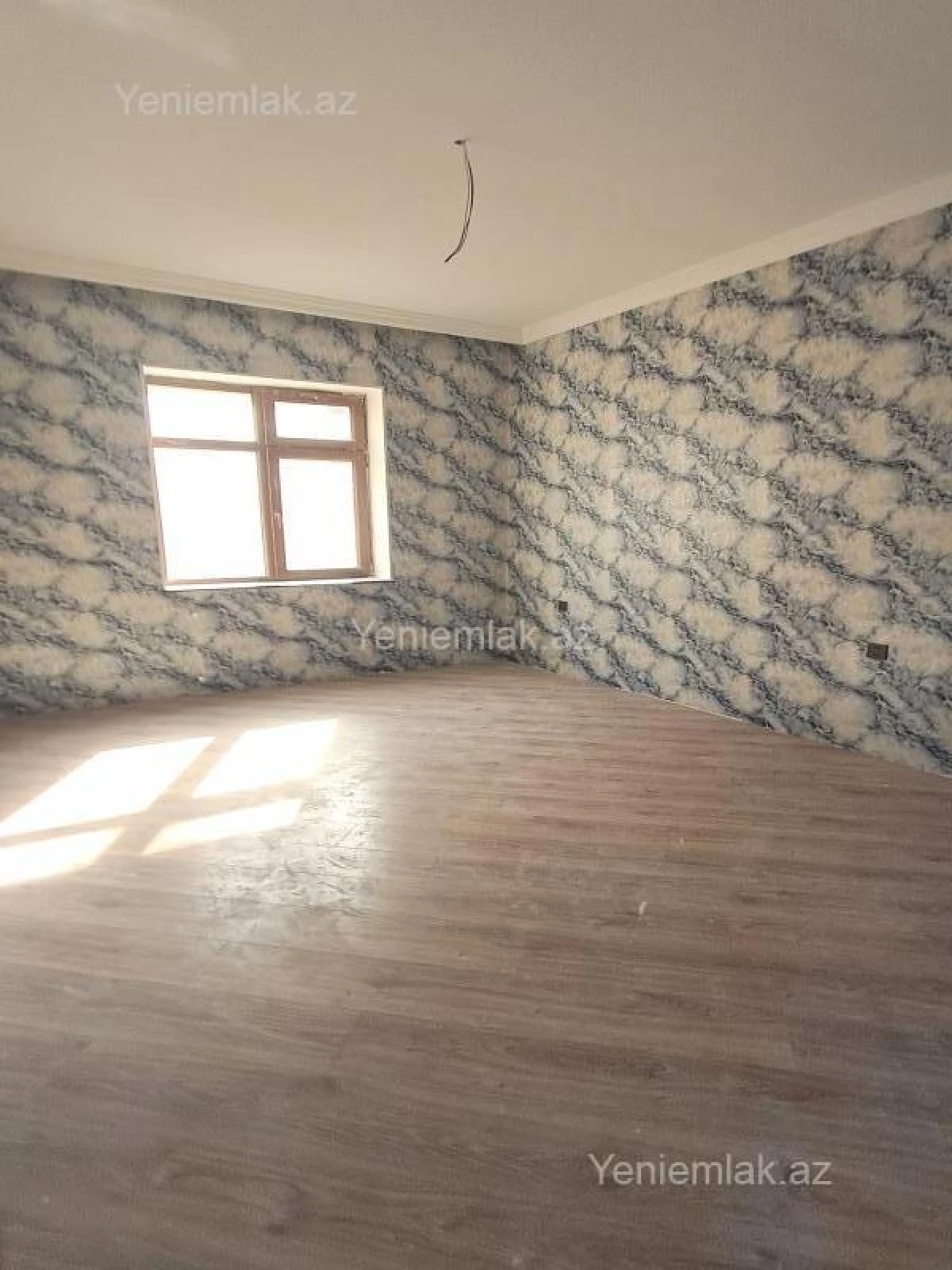 Satılır 6 otaqlı həyət evi 240 m²