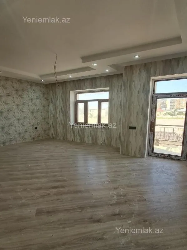 Satılır 6 otaqlı həyət evi 240 m²