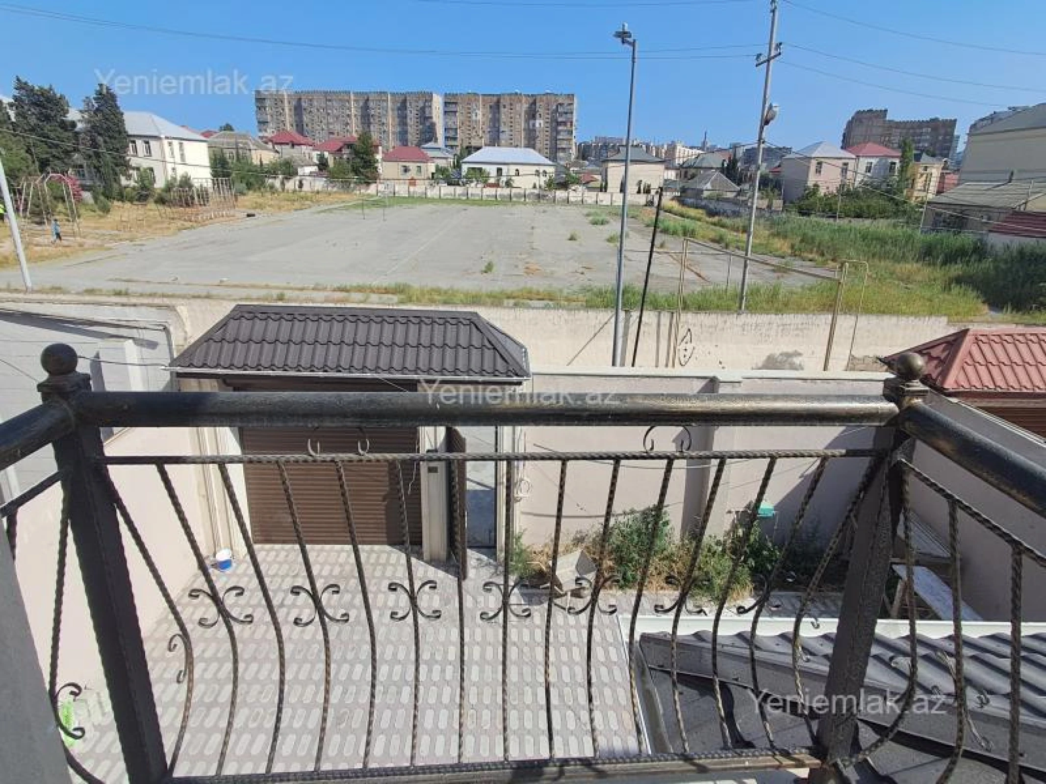 Satılır 6 otaqlı həyət evi 240 m²