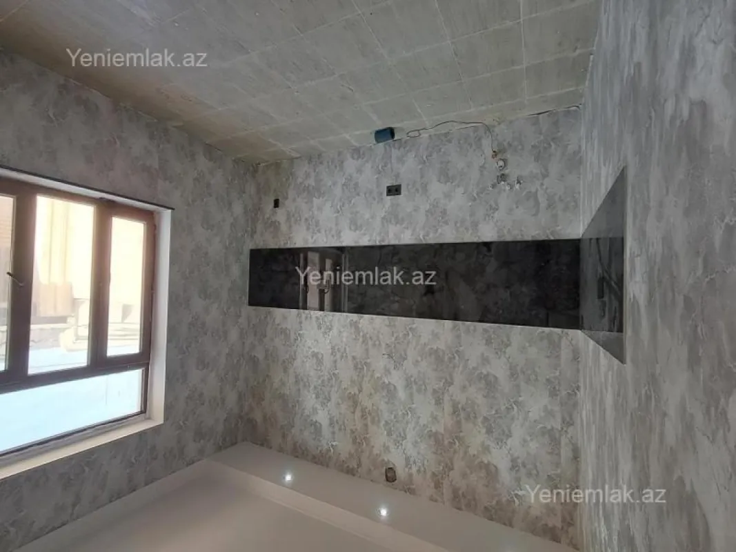 Satılır 6 otaqlı həyət evi 240 m²