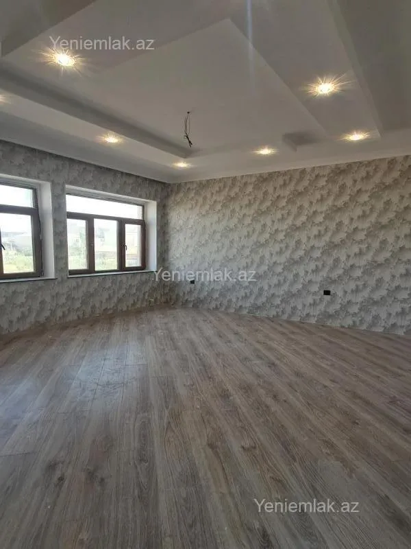 Satılır 6 otaqlı həyət evi 240 m²