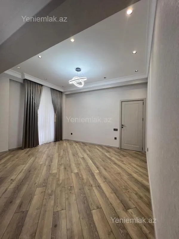 Satılır 2 otaqlı yeni tikili 72 m²