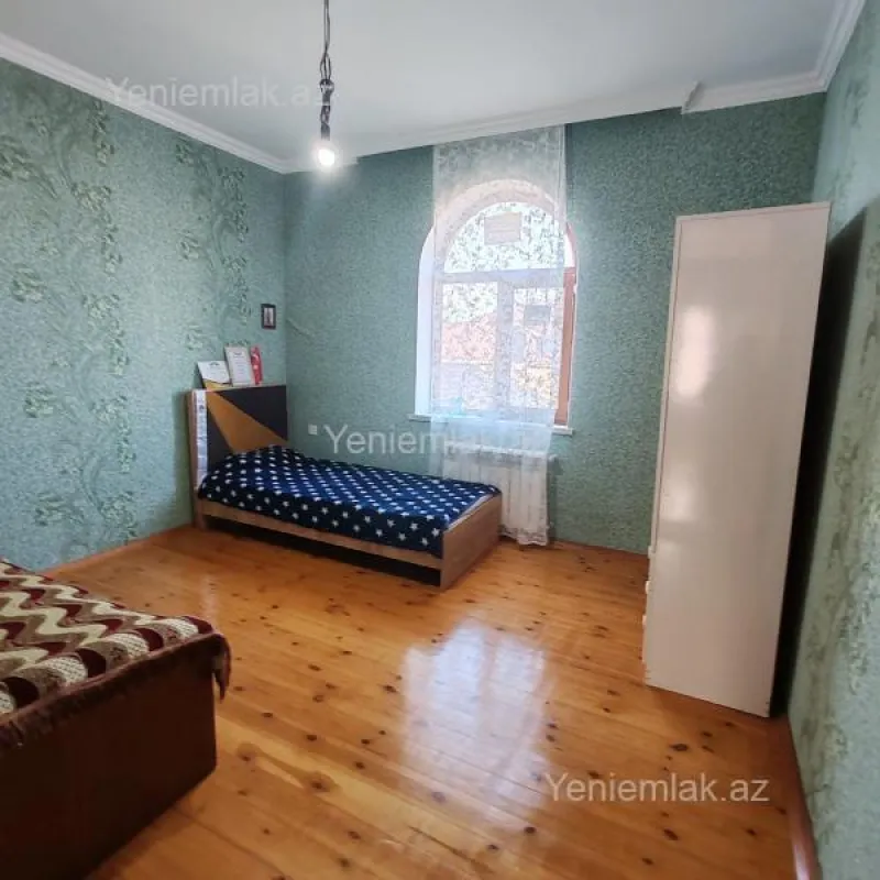 Satılır 4 otaqlı həyət evi 200 m²