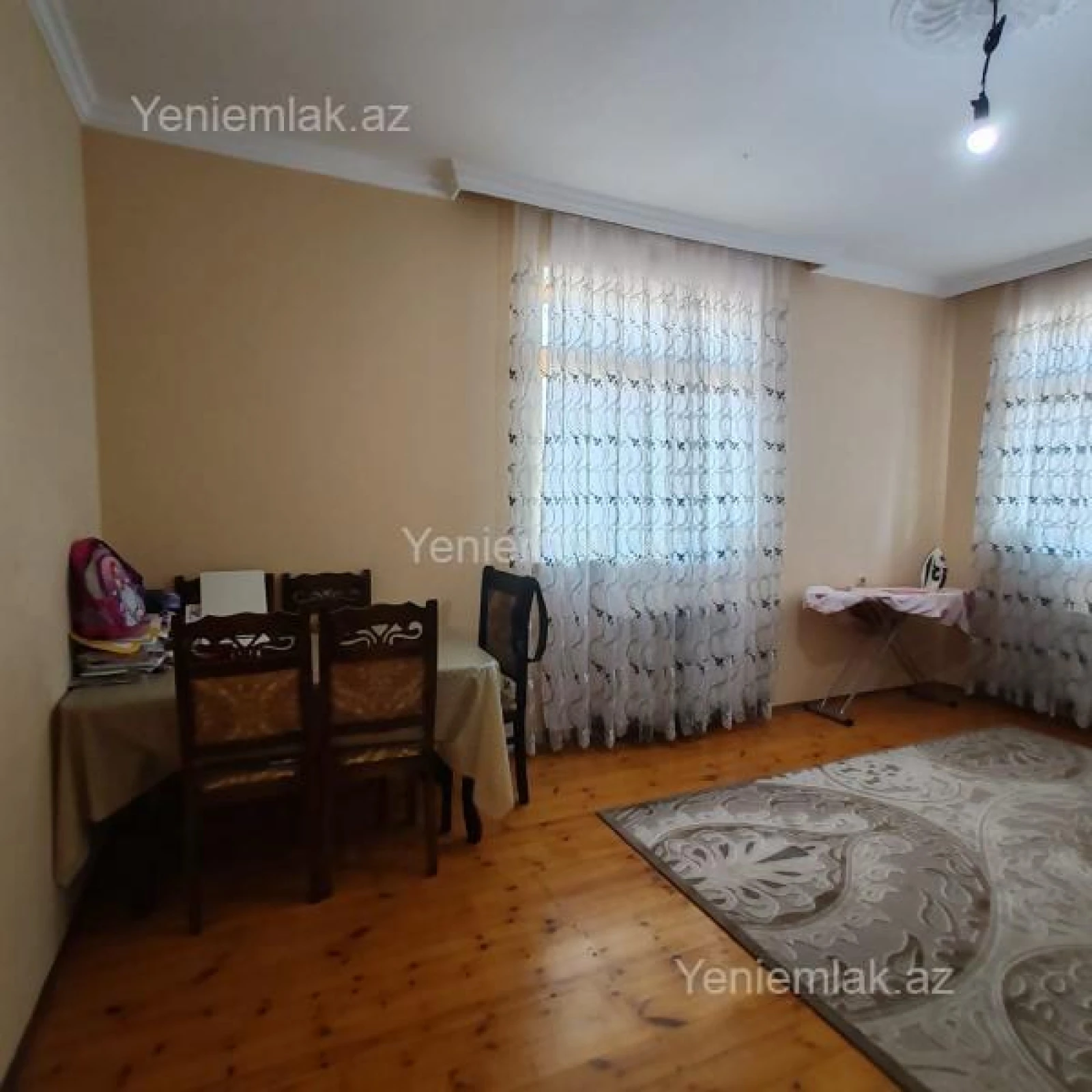 Satılır 4 otaqlı həyət evi 200 m²