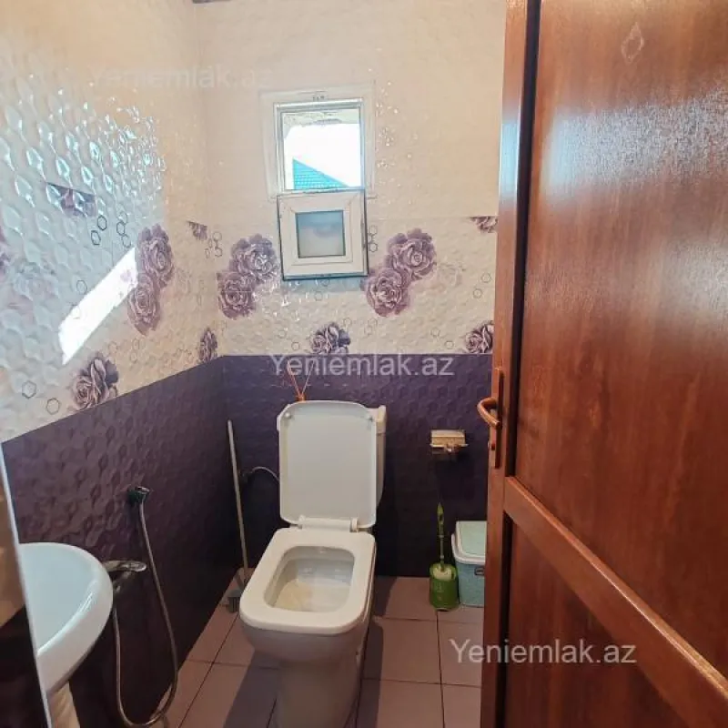 Satılır 4 otaqlı həyət evi 200 m²