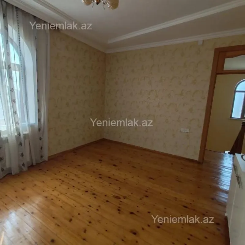 Satılır 4 otaqlı həyət evi 200 m²