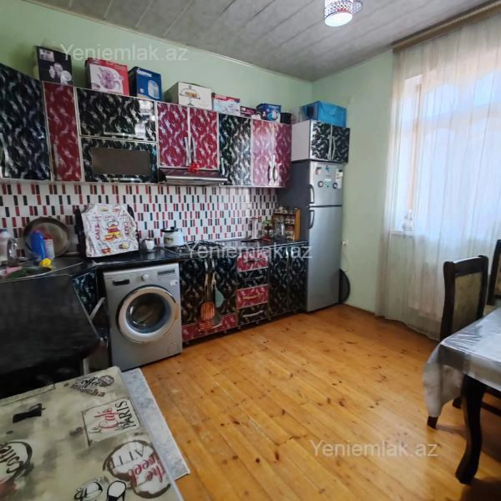 Satılır 4 otaqlı həyət evi 200 m²