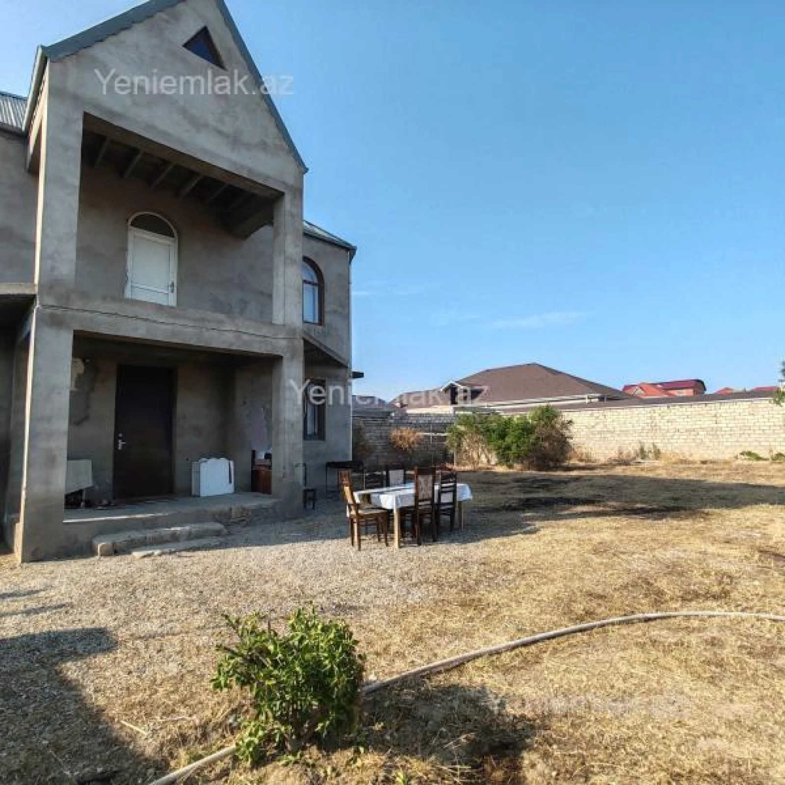 Satılır 4 otaqlı həyət evi 200 m²