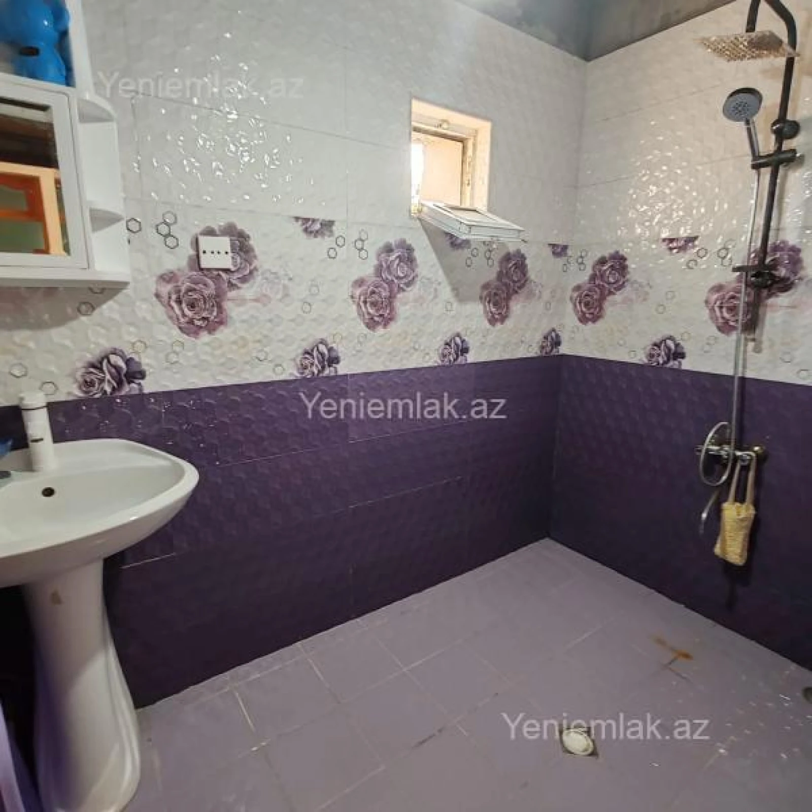 Satılır 4 otaqlı həyət evi 200 m²