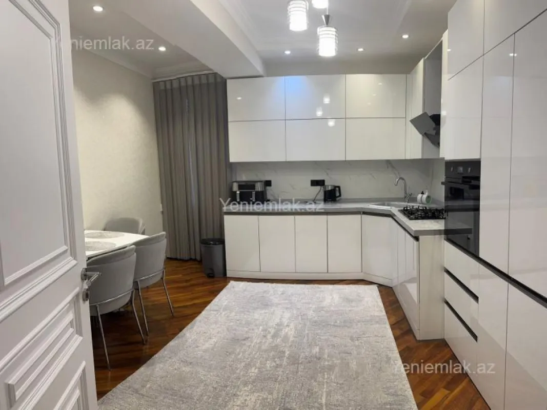 Satılır 3 otaqlı yeni tikili 142 m²