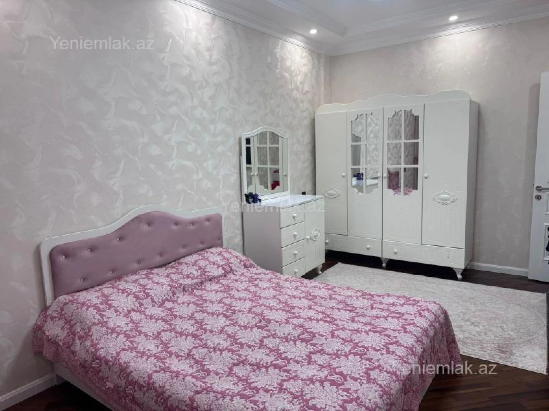 Satılır 3 otaqlı yeni tikili 142 m²