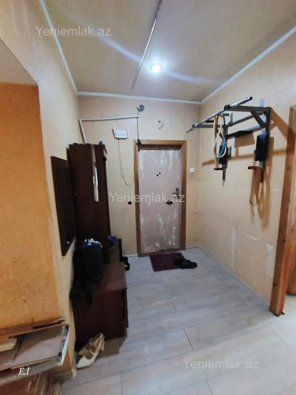 Satılır 2 otaqlı köhnə tikili 57 m²