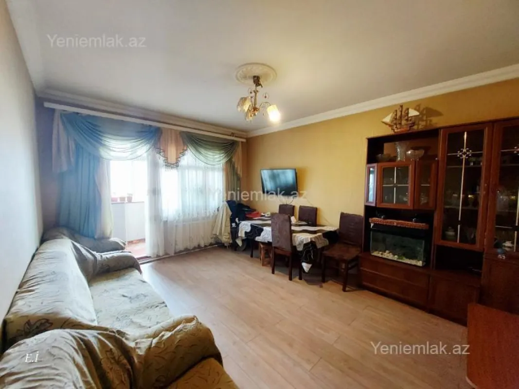 Satılır 2 otaqlı köhnə tikili 57 m²