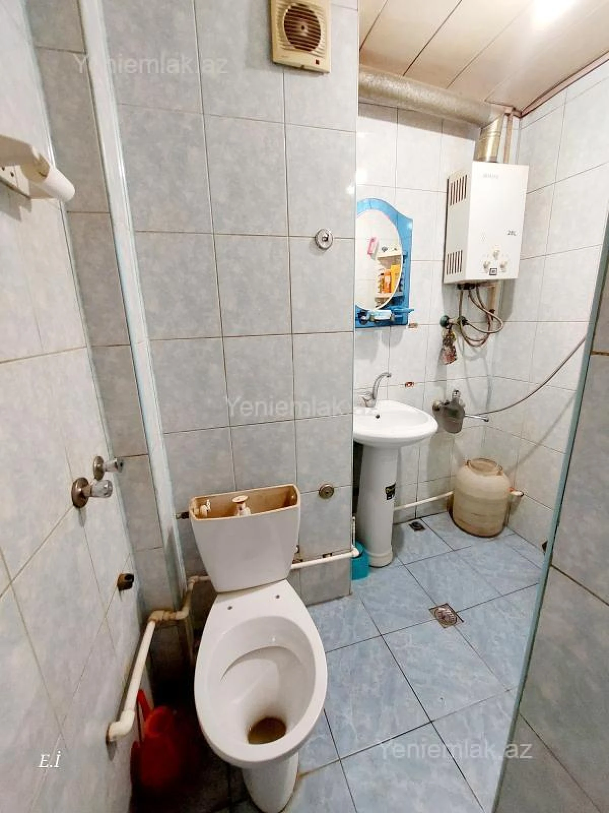 Satılır 2 otaqlı köhnə tikili 57 m²