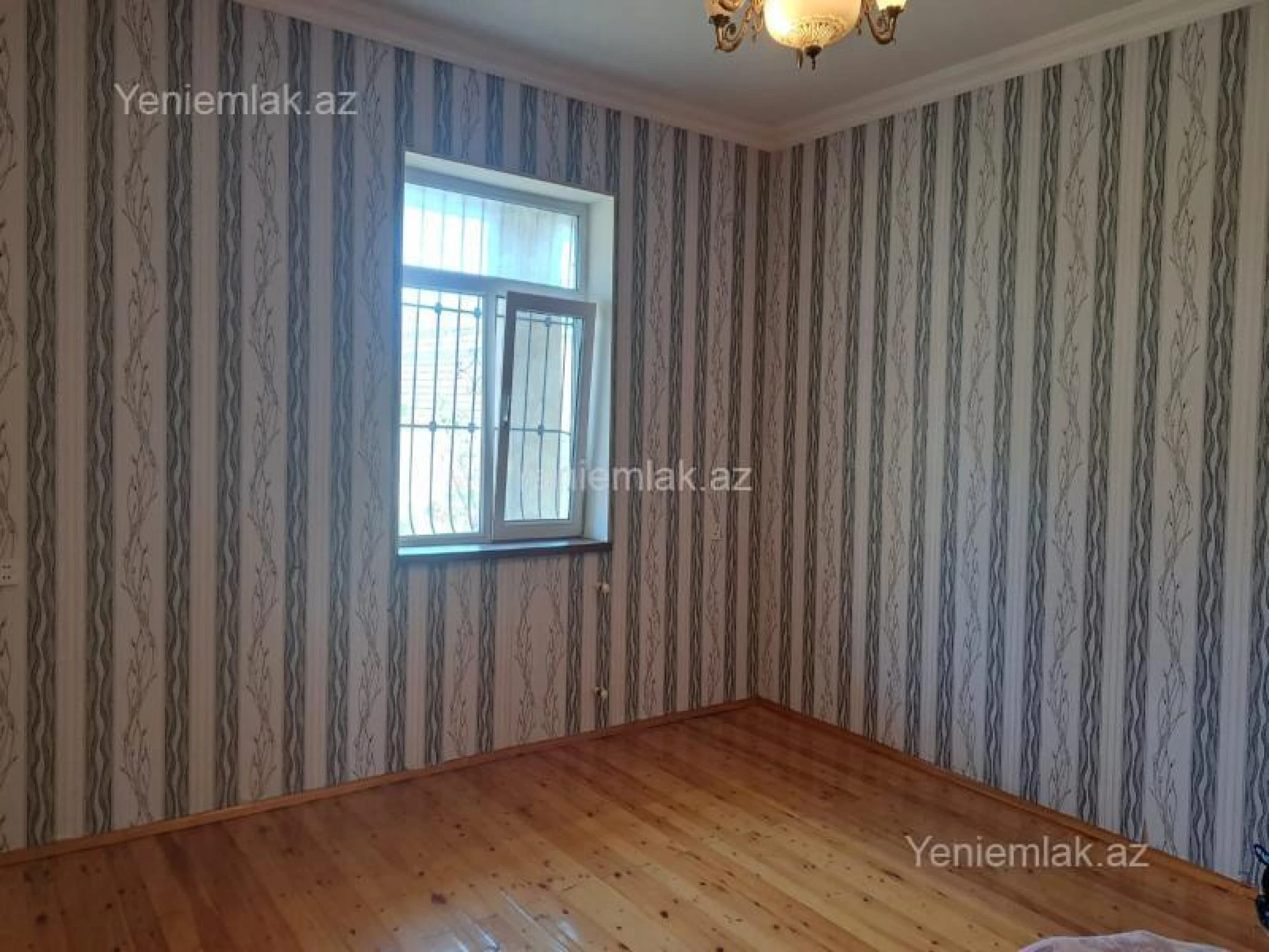 Satılır 6 otaqlı həyət evi 300 m²