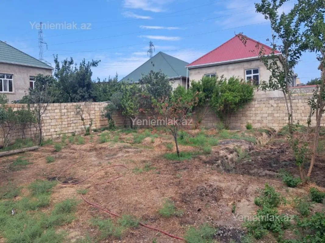 Satılır 6 otaqlı həyət evi 300 m²