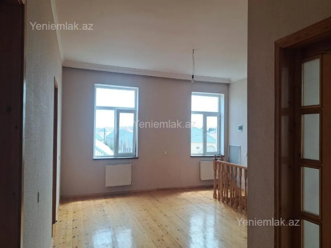 Satılır 6 otaqlı həyət evi 300 m²