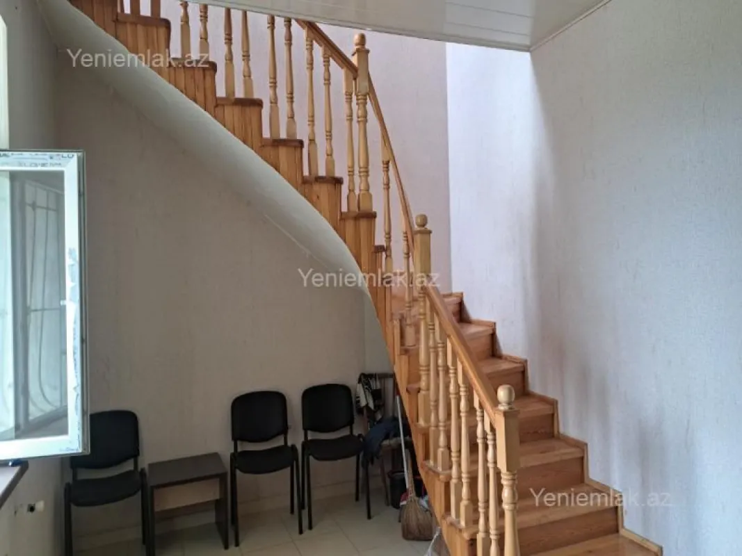 Satılır 6 otaqlı həyət evi 300 m²