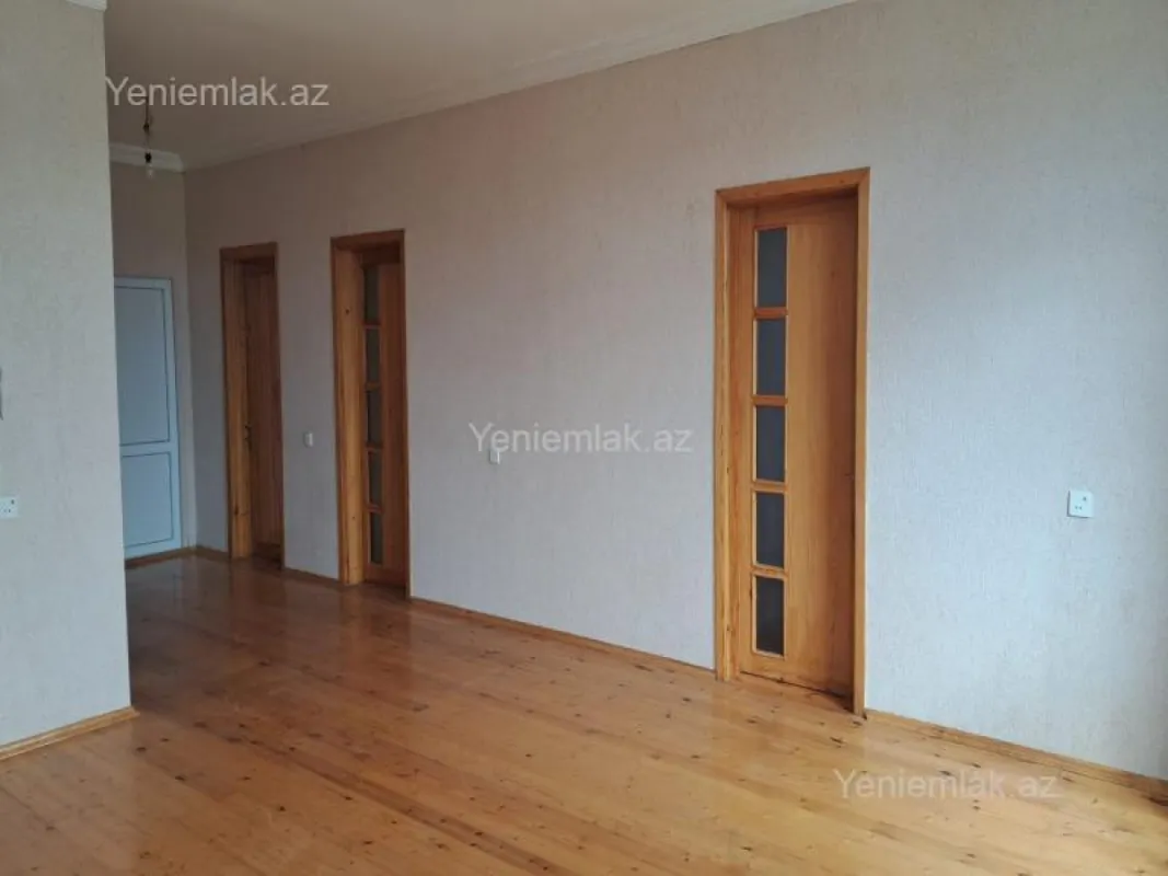 Satılır 6 otaqlı həyət evi 300 m²