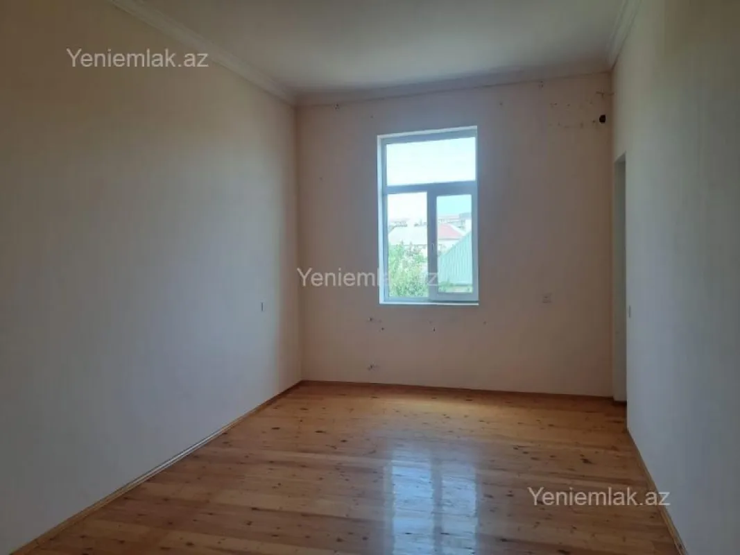 Satılır 6 otaqlı həyət evi 300 m²