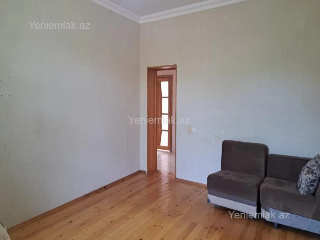 Satılır 6 otaqlı həyət evi 300 m²