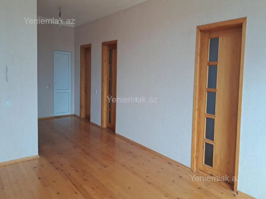 Satılır 6 otaqlı həyət evi 300 m²
