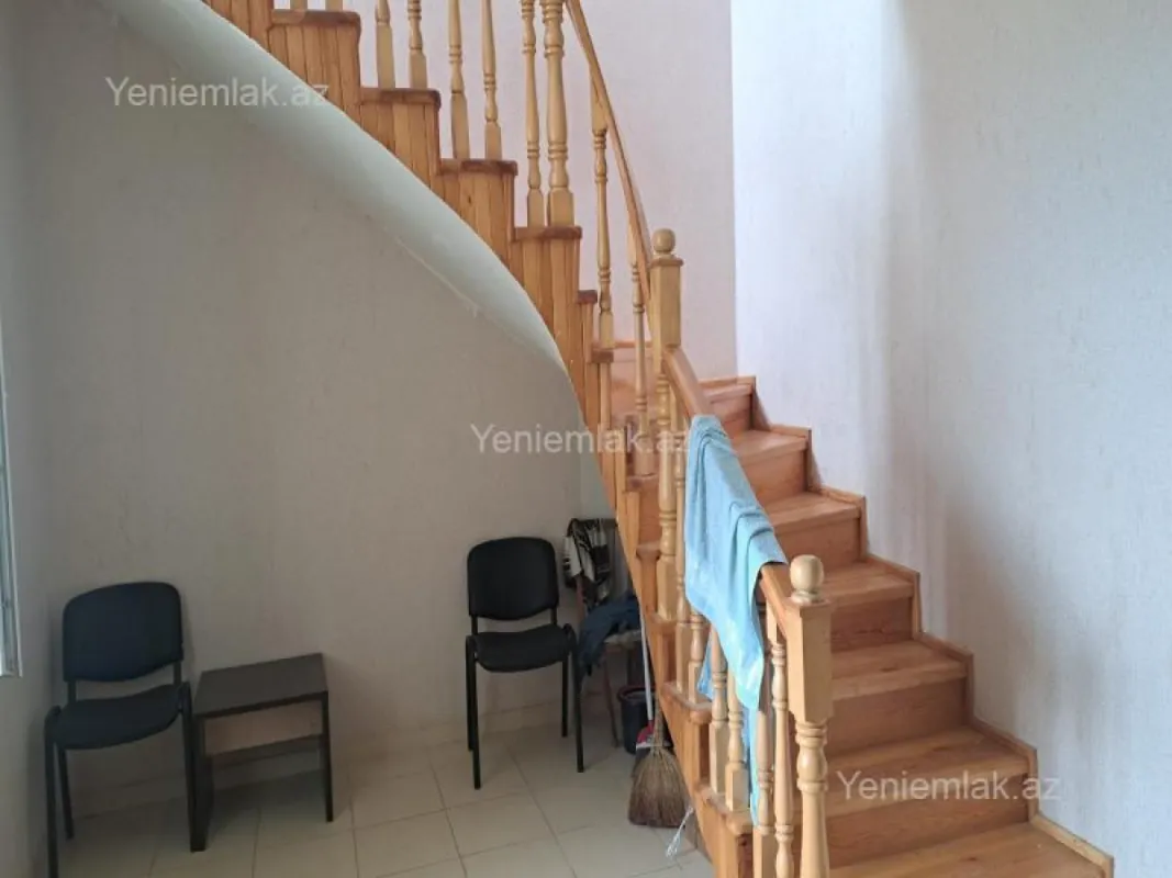 Satılır 6 otaqlı həyət evi 300 m²