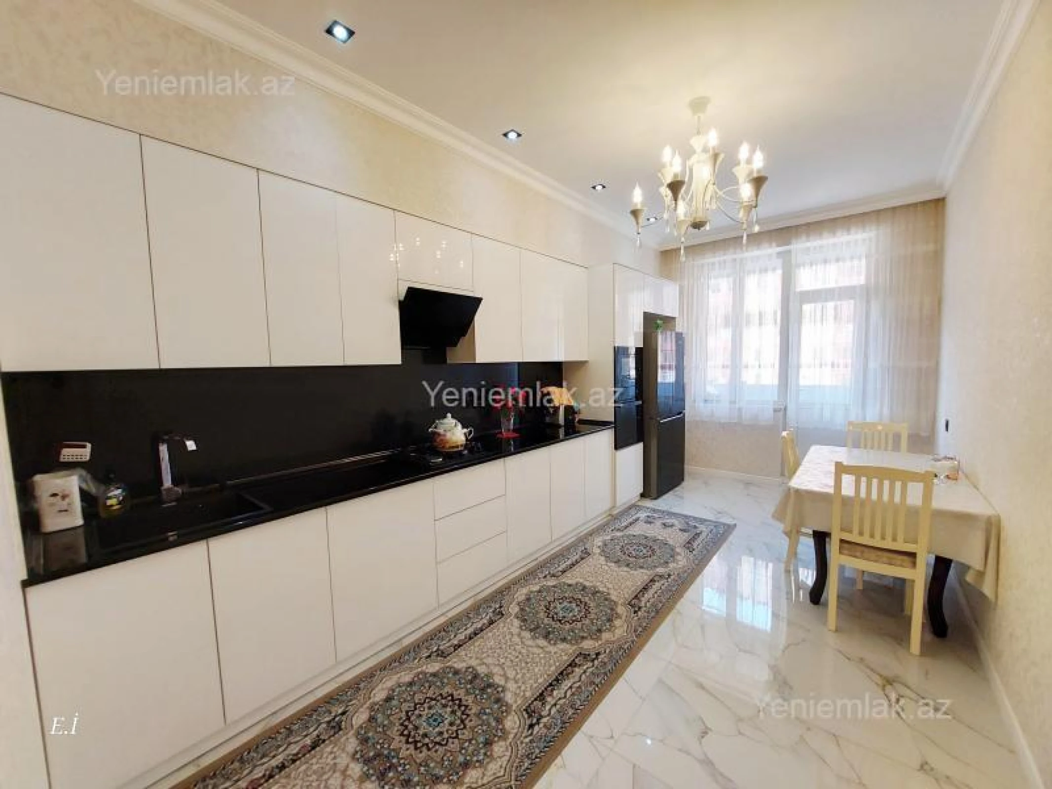 Satılır 3 otaqlı yeni tikili 132 m²