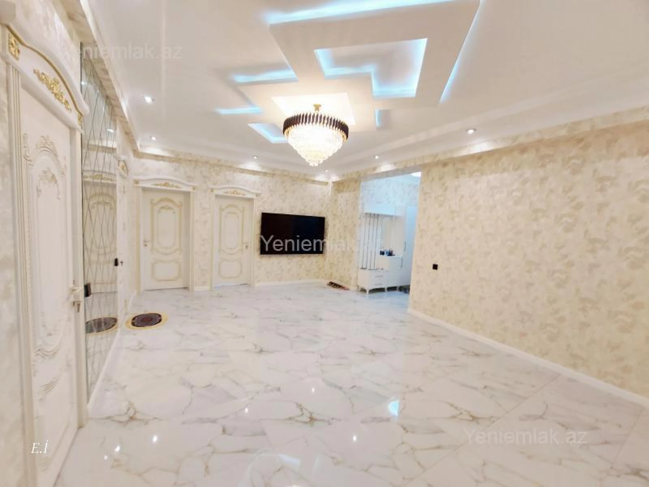 Satılır 3 otaqlı yeni tikili 132 m²