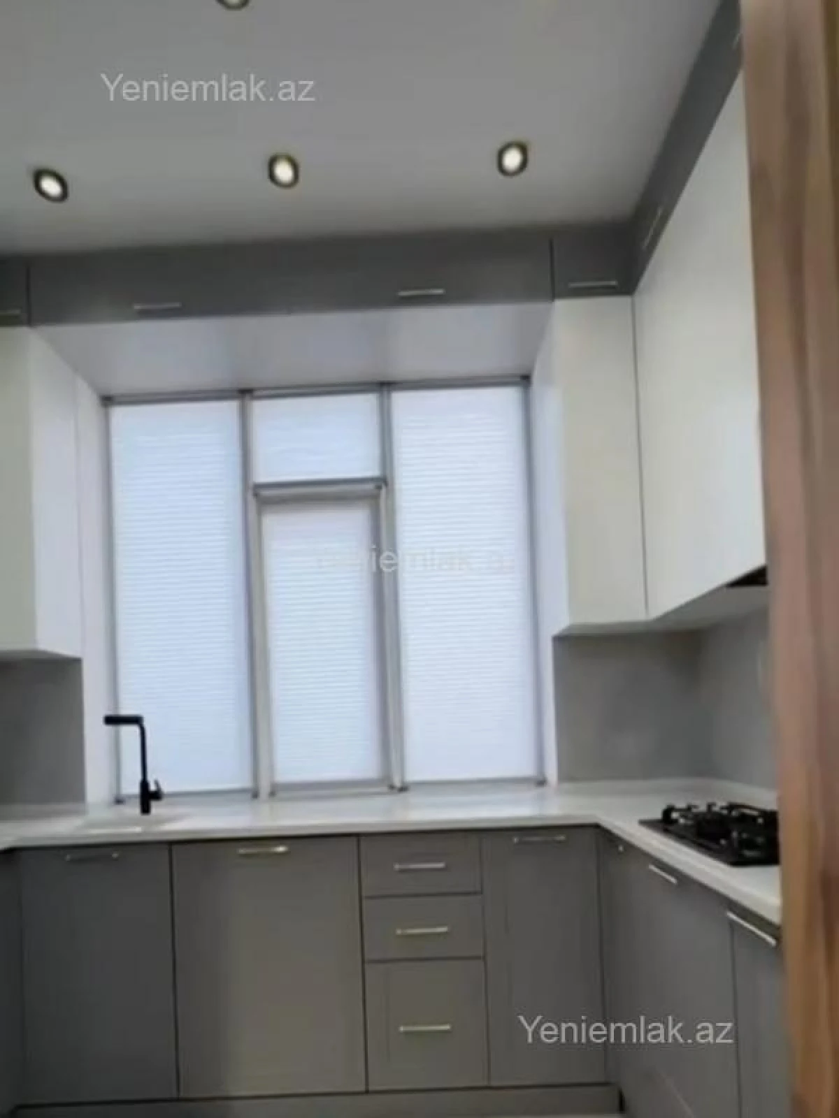 Satılır 3 otaqlı yeni tikili 75 m²
