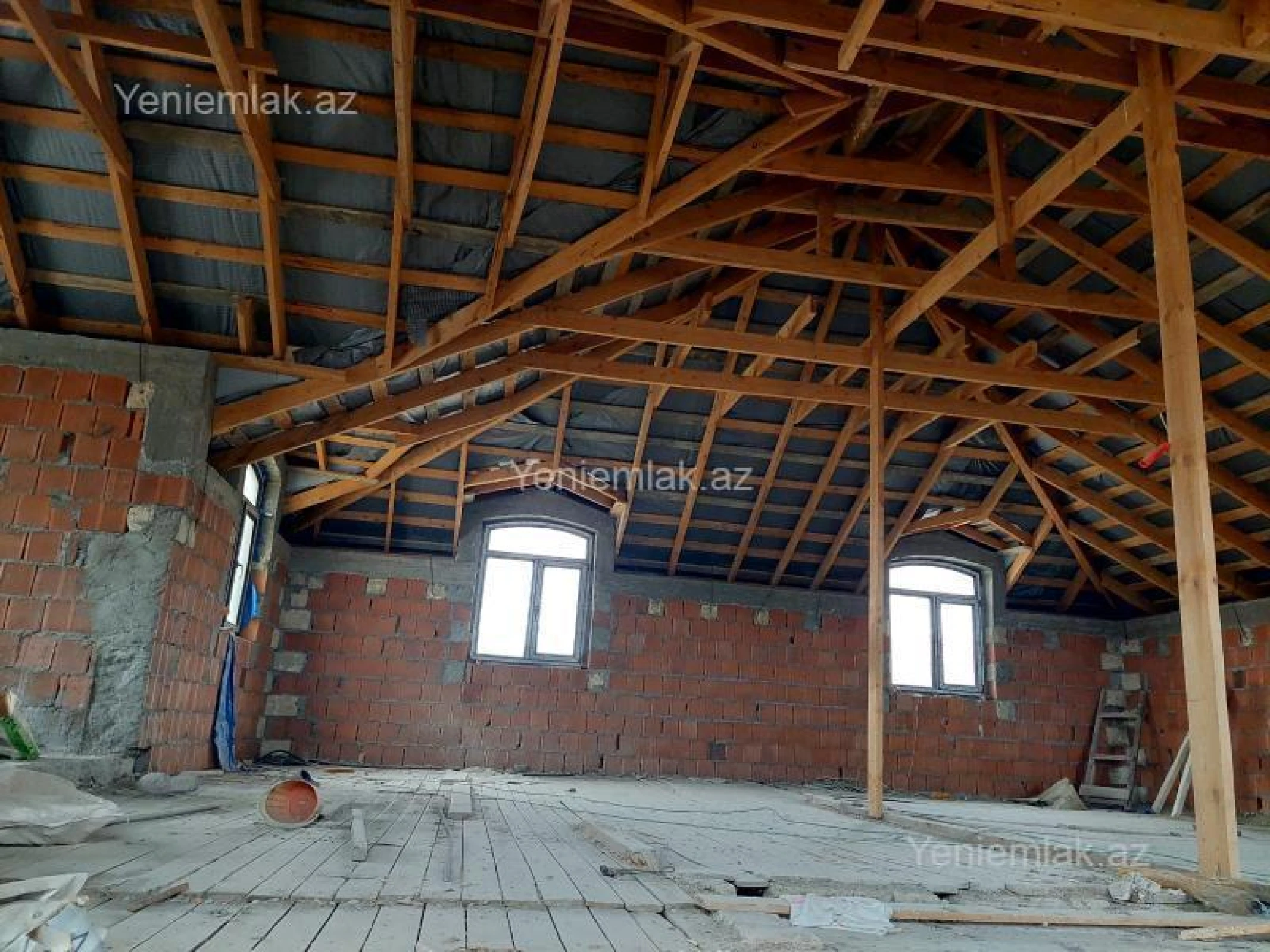 Satılır 7 otaqlı həyət evi 340 m²