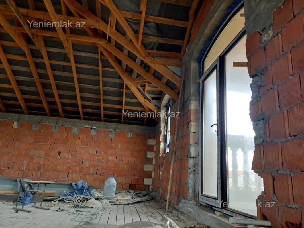 Satılır 7 otaqlı həyət evi 340 m²