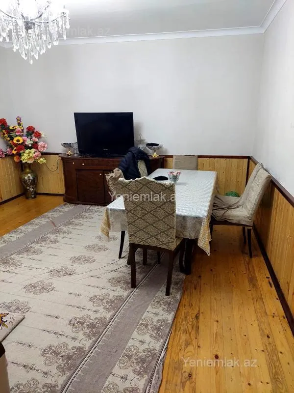 Satılır 7 otaqlı həyət evi 340 m²