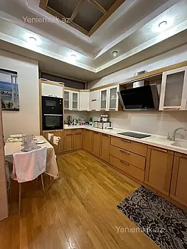 Satılır 4 otaqlı yeni tikili 190 m²