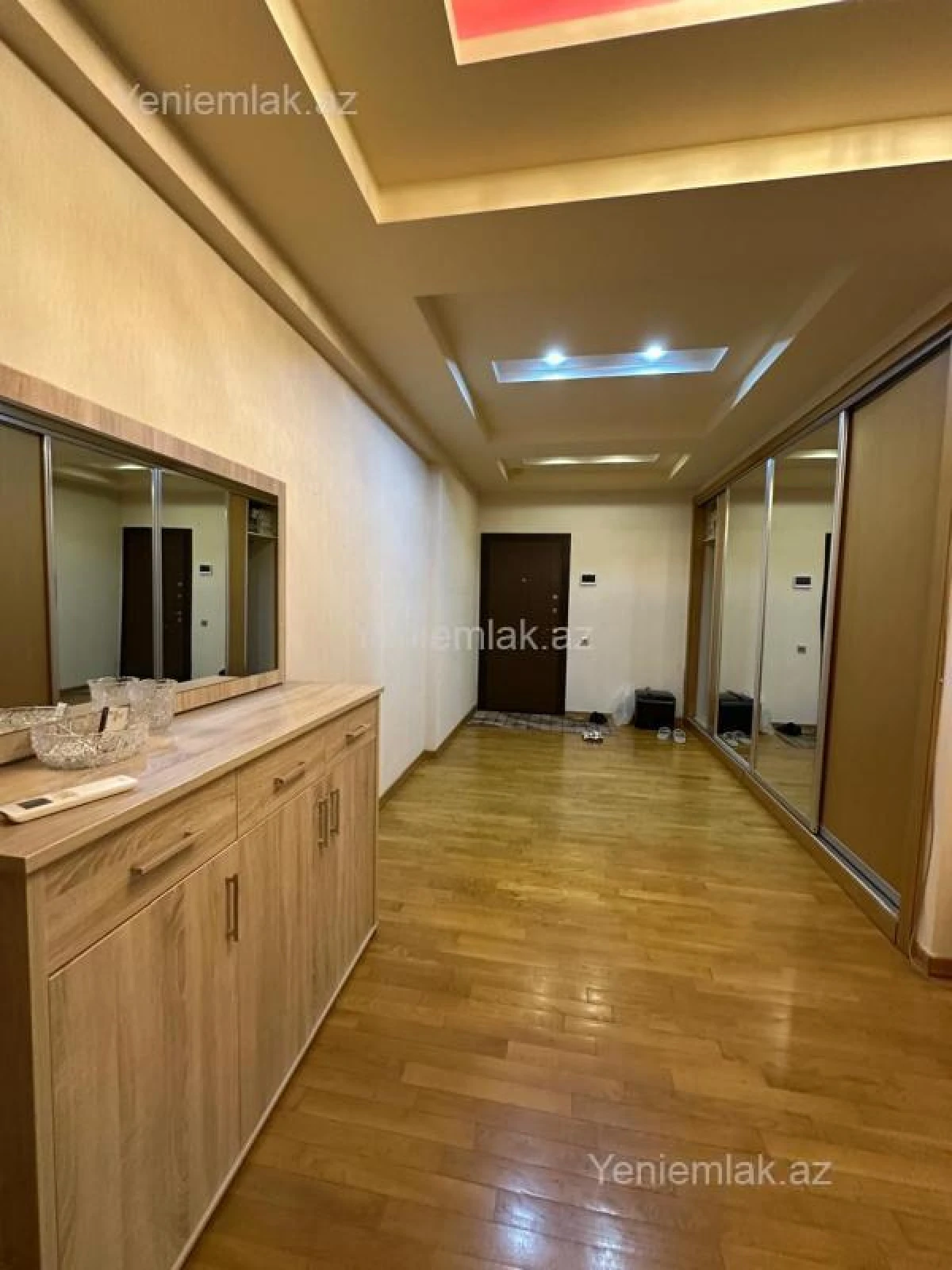 Satılır 4 otaqlı yeni tikili 190 m²