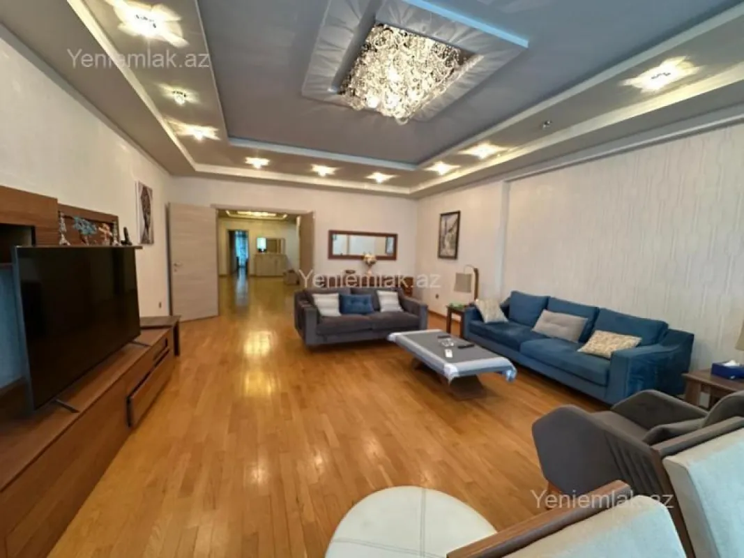 Satılır 4 otaqlı yeni tikili 190 m²
