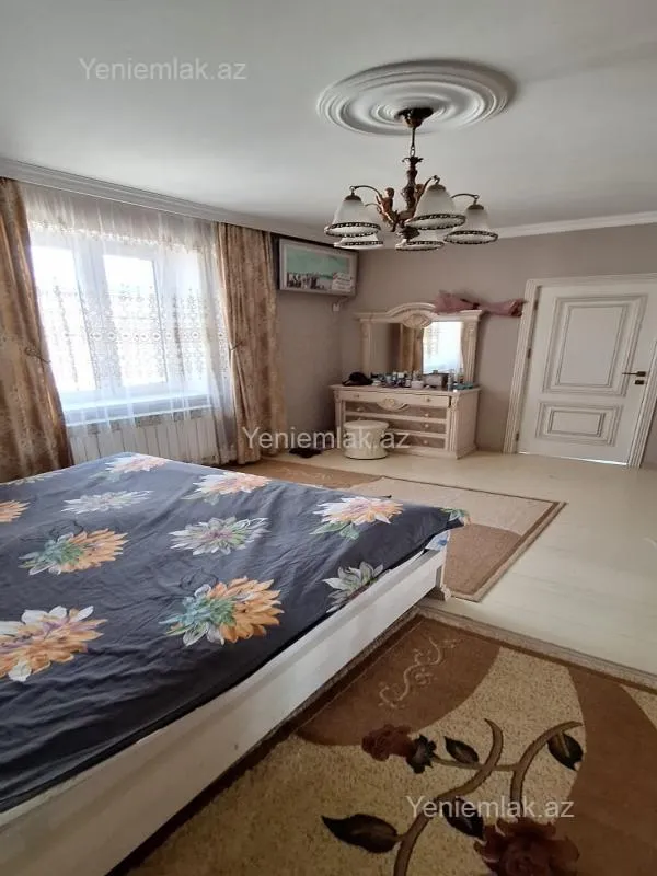 Satılır 4 otaqlı həyət evi 120 m²