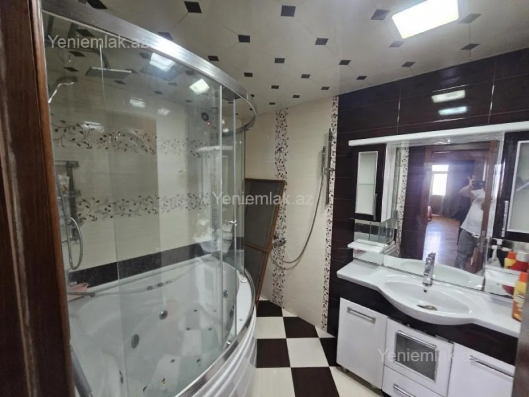 Satılır 3 otaqlı yeni tikili 140 m²