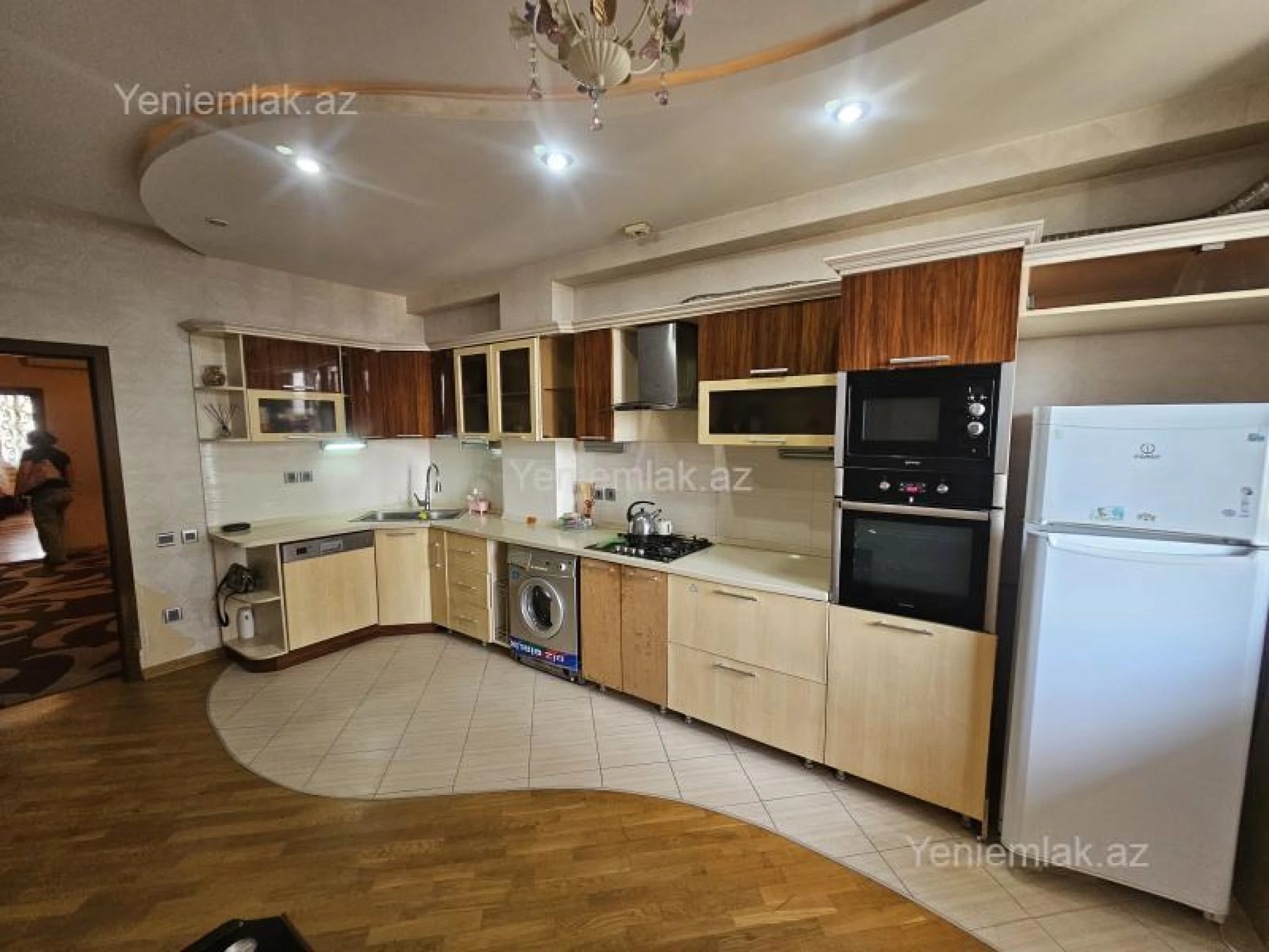 Satılır 3 otaqlı yeni tikili 140 m²